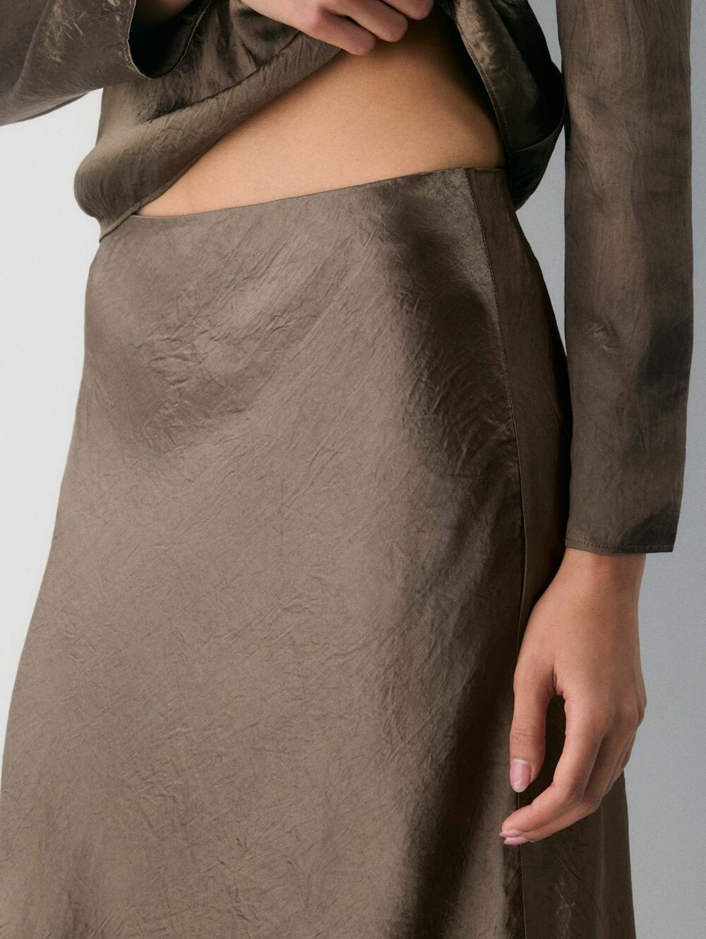 Babaton Slip Satin Midi Skirt